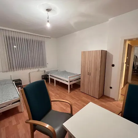 Feelhome, Flughafen Nah,3-schlafzimmer, Dusche Ebenerdig, Zentral, Wifi, Ground Floor 뒤스부르크
