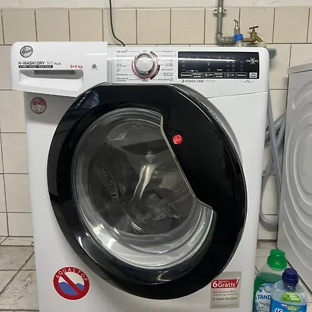 Lägenhet Feelhome, Flughafen Nah,3-schlafzimmer, Dusche Ebenerdig, Zentral, Wifi, Ground Floor