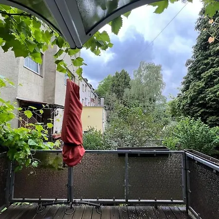 Feelhome, Flughafen Nah,3-schlafzimmer, Dusche Ebenerdig, Zentral, Wifi, Ground Floor Lägenhet Duisburg