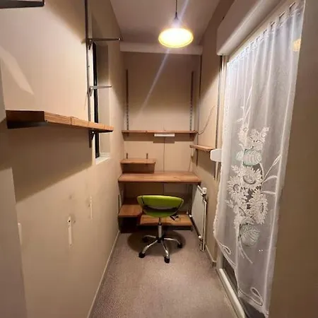 Lägenhet Feelhome, Flughafen Nah,3-schlafzimmer, Dusche Ebenerdig, Zentral, Wifi, Ground Floor