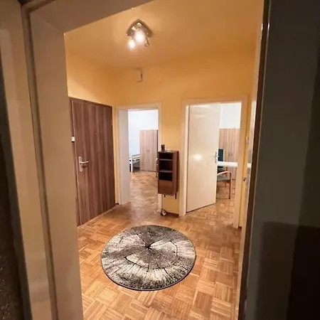 Feelhome, Flughafen Nah,3-schlafzimmer, Dusche Ebenerdig, Zentral, Wifi, Ground Floor 아파트 *