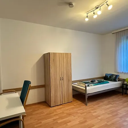 Feelhome, Flughafen Nah,3-schlafzimmer, Dusche Ebenerdig, Zentral, Wifi, Ground Floor