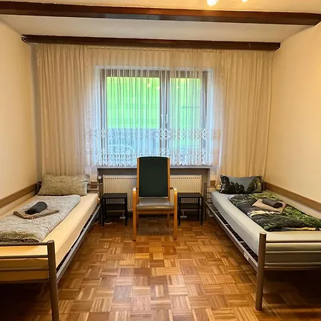 Feelhome, Flughafen Nah,3-schlafzimmer, Dusche Ebenerdig, Zentral, Wifi, Ground Floor Duisburg
