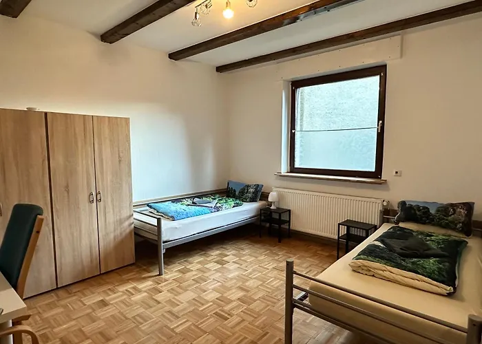 Feelhome, Flughafen Nah,3-schlafzimmer, Dusche Ebenerdig, Zentral, Wifi, Ground Floor * Ντούισμπουργκ